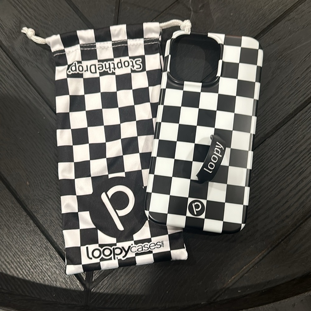 Loopy Original - iPhone 14 Pro Max (6.7" Screen) •• Black & White Checkered